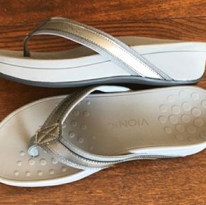 Vionic High Tide Sandals Pewter